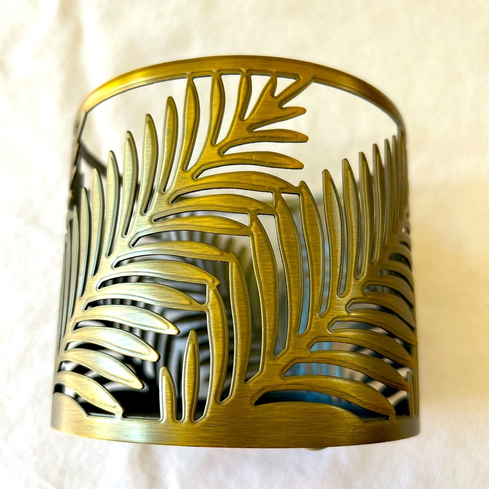 BBW Leaf 3 w candle holder